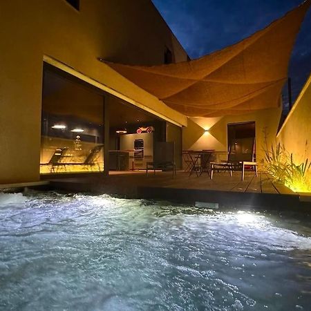 Maison D'Architecte Avec Piscine-Spa Chauffe En Centre Ville De Vaison-La-Romaine Esterno foto