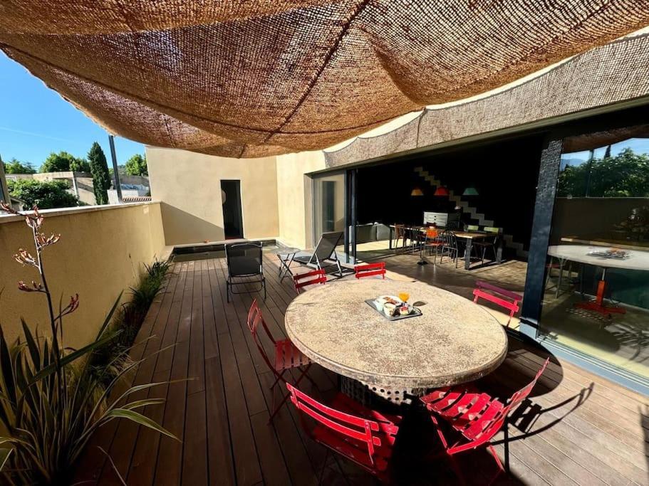 Maison D'Architecte Avec Piscine-Spa Chauffe En Centre Ville De Vaison-La-Romaine Esterno foto